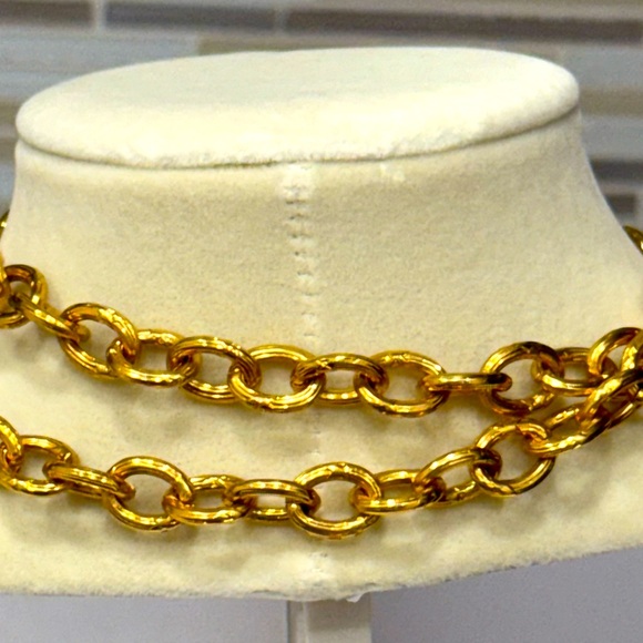 Vintage CHANEL CHUNKY CC 24K plated long Necklace in pristine condition with COA - Picture 4 of 5